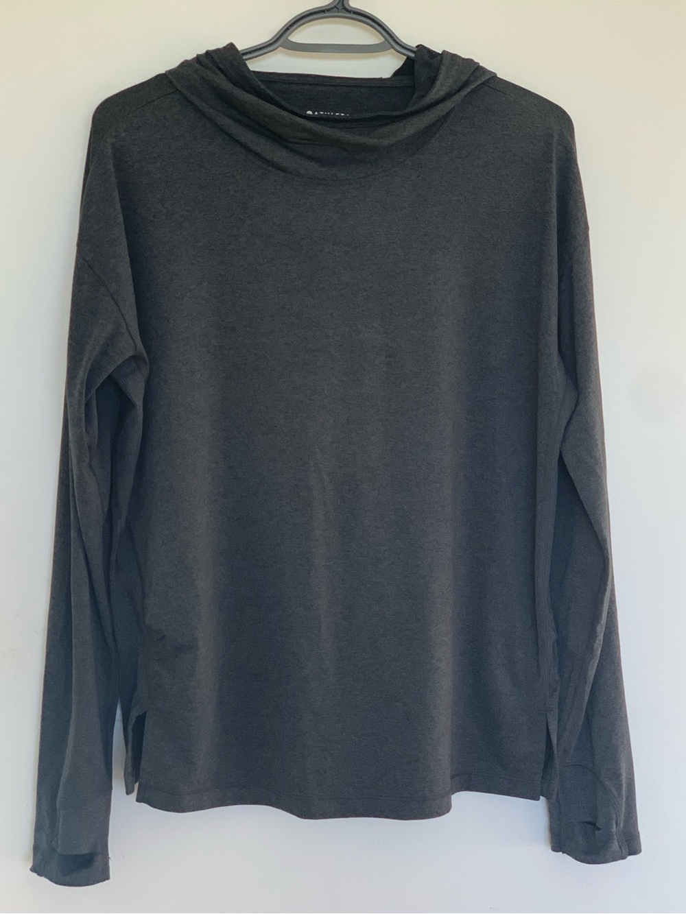 Athleta uptempo hoodie sweatshirt lightweight hooded thumbholes pullover medium